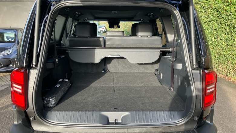 Toyota Land Cruiser 2.8 D-4D 204 Invincible 5dr Auto [7 Seat] Diesel Station Wagon